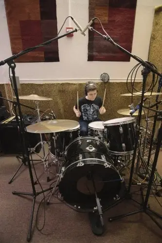 drumming